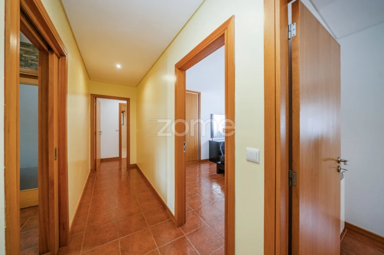 Moradia T3 para Venda em Nogueira Foto 9