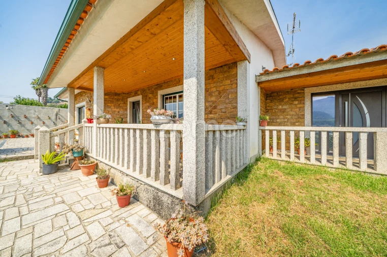 Moradia T3 para Venda em Nogueira Foto 5