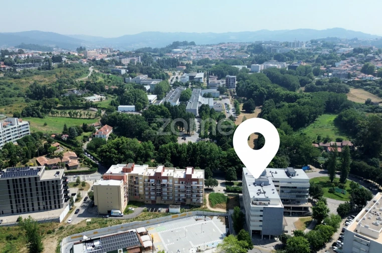 Garagem para Arrendamento em Azurem Foto 6