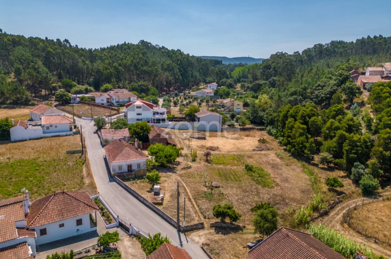 Quinta T4 para Venda em Juncal Foto 27