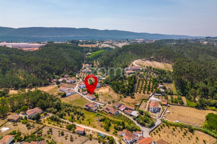 Quinta T4 para Venda em Juncal Foto 2