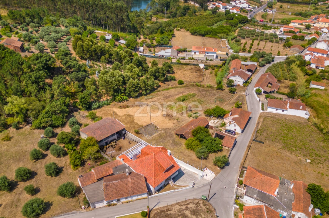 Quinta T4 para Venda em Juncal Foto 11