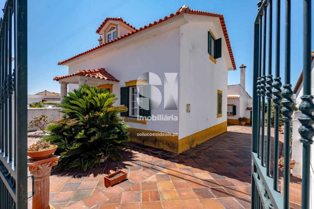 Moradia T4 para Venda em Alfeizerão Foto 12