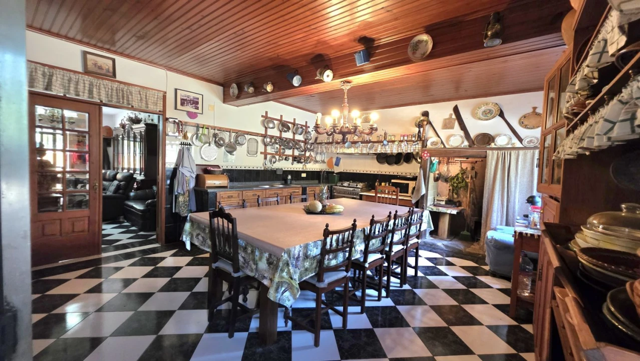 Moradia T7 para Venda em Serra e Junceira Foto 18