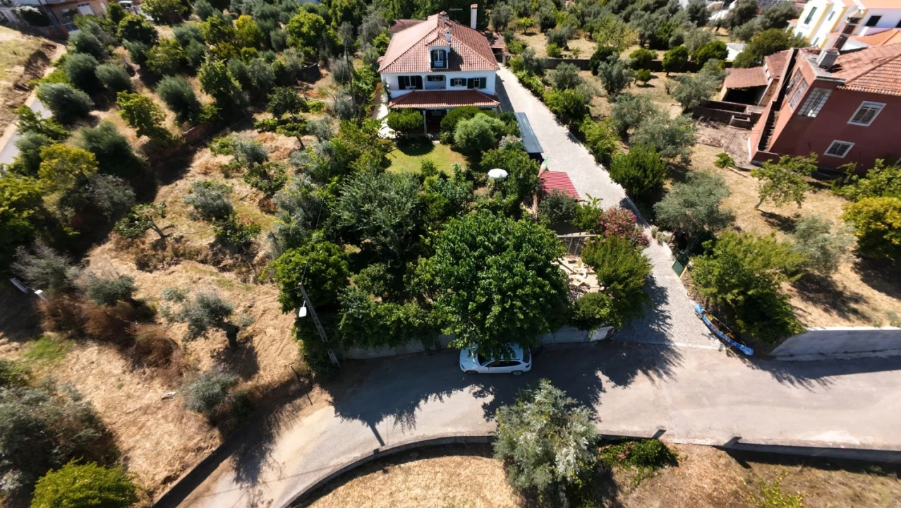 Moradia T7 para Venda em Serra e Junceira Foto 58