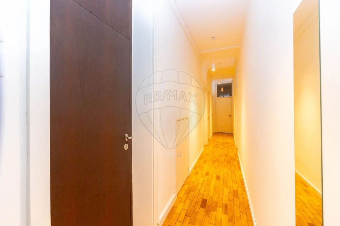 Apartamento T5 para Venda em Cedofeita, Santo Ildefonso, Sé, Miragaia, São Nicolau e Vitória Foto 4