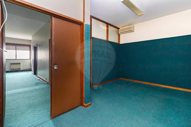 Apartamento T5 para Venda em Cedofeita, Santo Ildefonso, Sé, Miragaia, São Nicolau e Vitória Foto 34