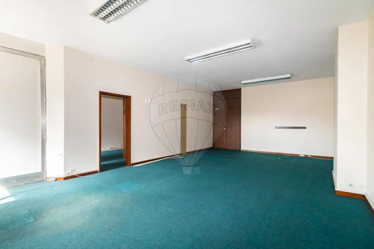 Apartamento T5 para Venda em Cedofeita, Santo Ildefonso, Sé, Miragaia, São Nicolau e Vitória Foto 32