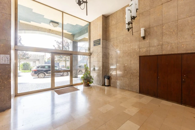 Apartamento T5 para Venda em Cedofeita, Santo Ildefonso, Sé, Miragaia, São Nicolau e Vitória Foto 8