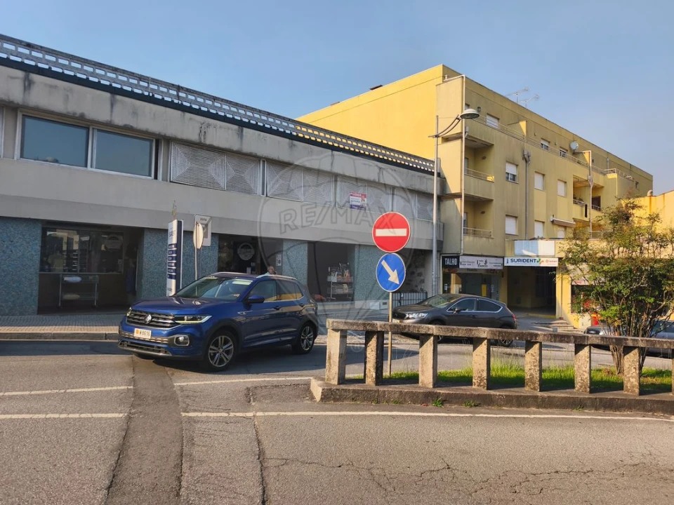 Armazém para Venda em Vieira do Minho Foto 1