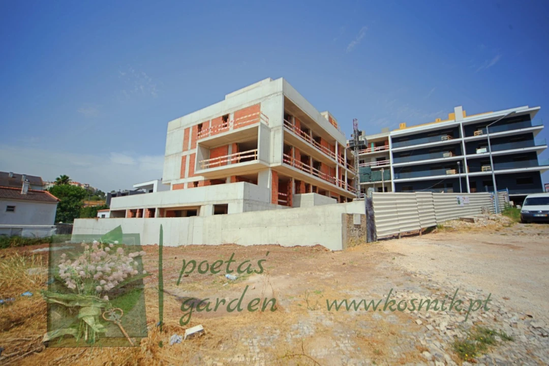 Apartamento T4 para Venda em Santo António dos Cavaleiros e Frielas Foto 42