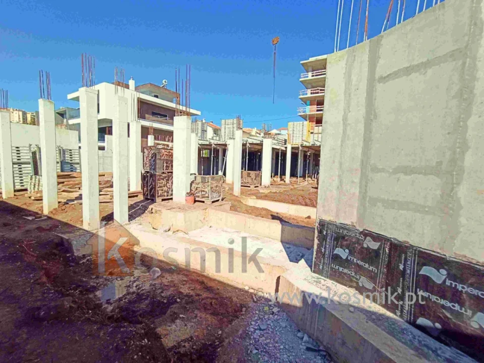 Apartamento T4 para Venda em Santo António dos Cavaleiros e Frielas Foto 47