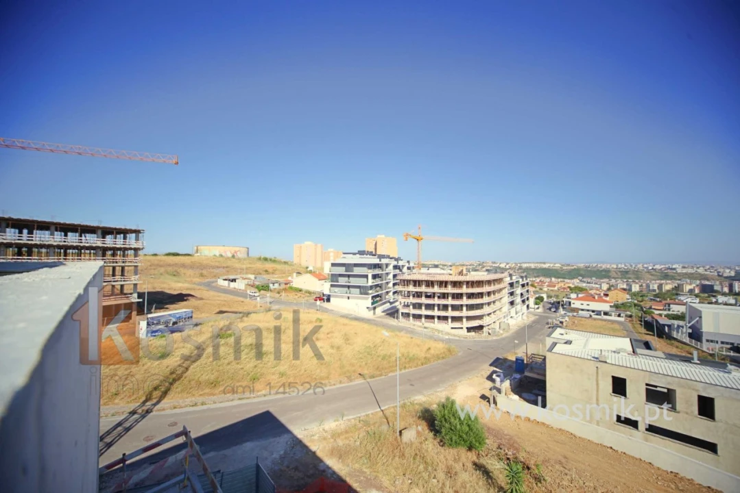 Apartamento T4 para Venda em Santo António dos Cavaleiros e Frielas Foto 57