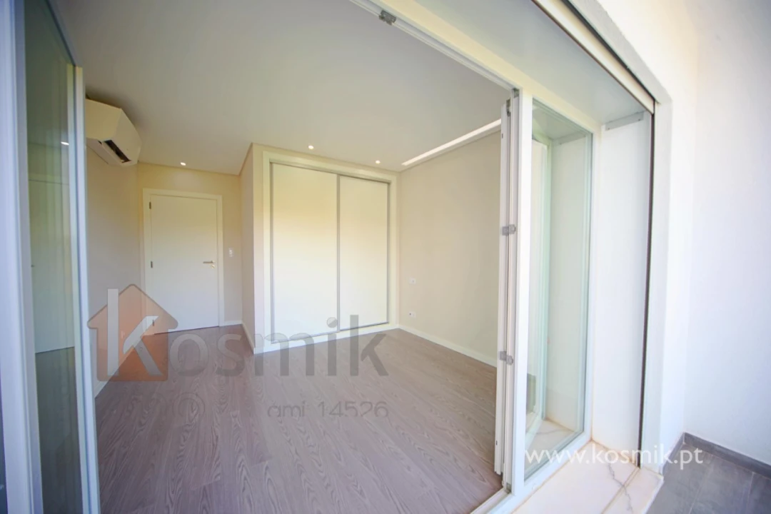 Apartamento T4 para Venda em Santo António dos Cavaleiros e Frielas Foto 63
