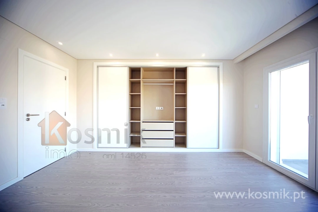 Apartamento T4 para Venda em Santo António dos Cavaleiros e Frielas Foto 64