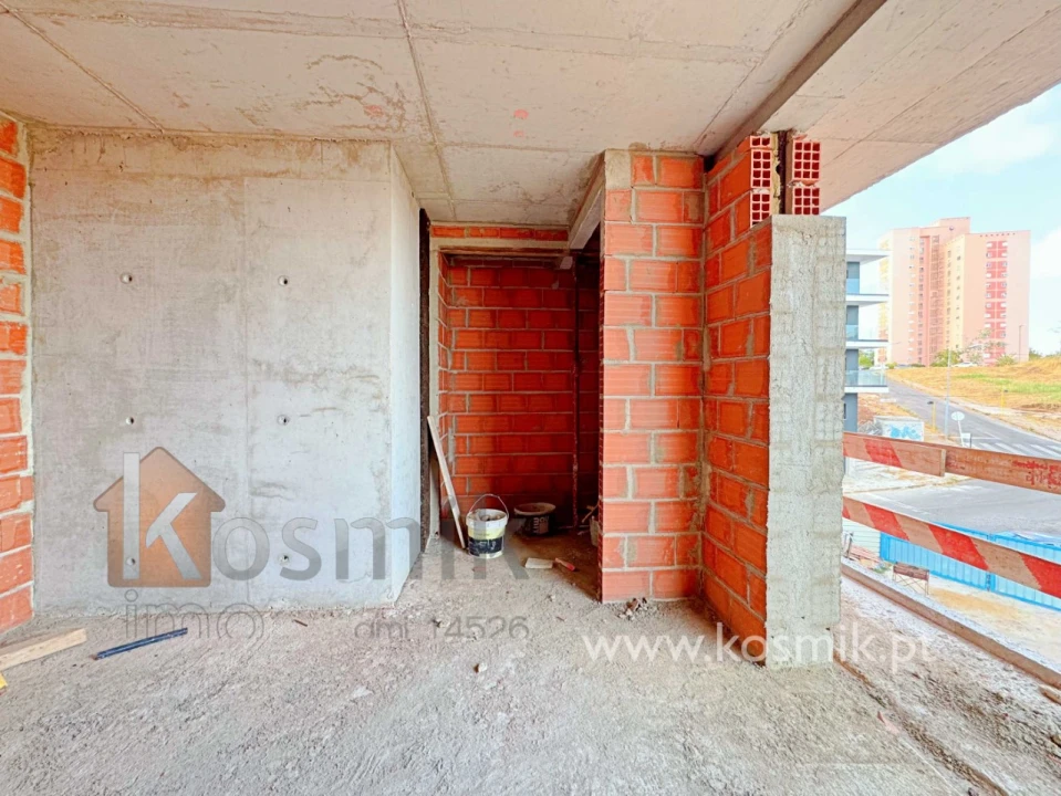 Apartamento T4 para Venda em Santo António dos Cavaleiros e Frielas Foto 80