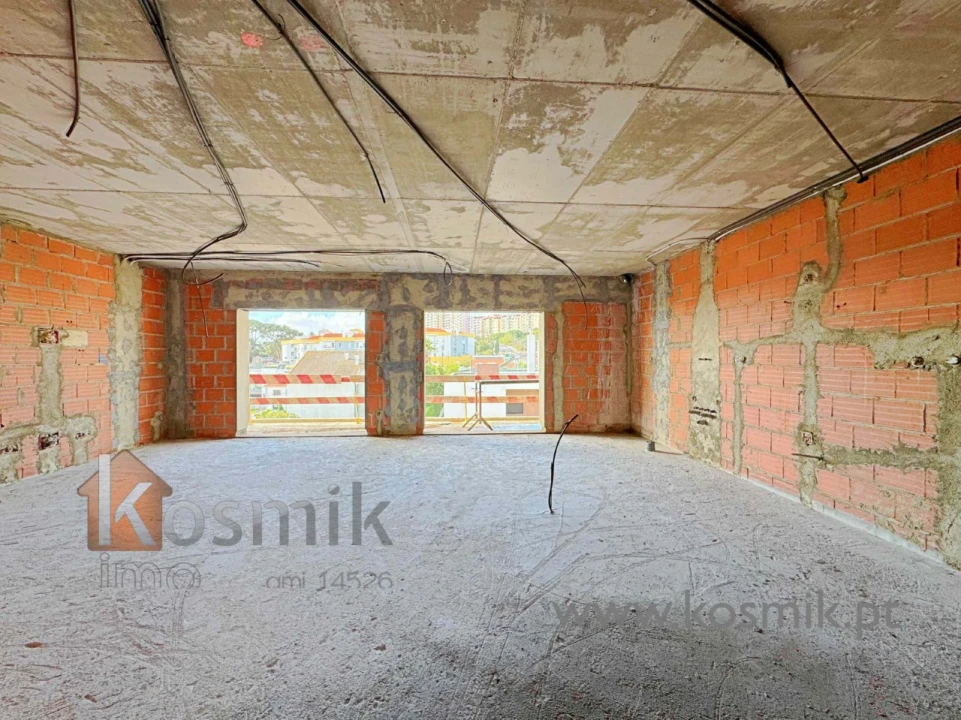 Apartamento T4 para Venda em Santo António dos Cavaleiros e Frielas Foto 22