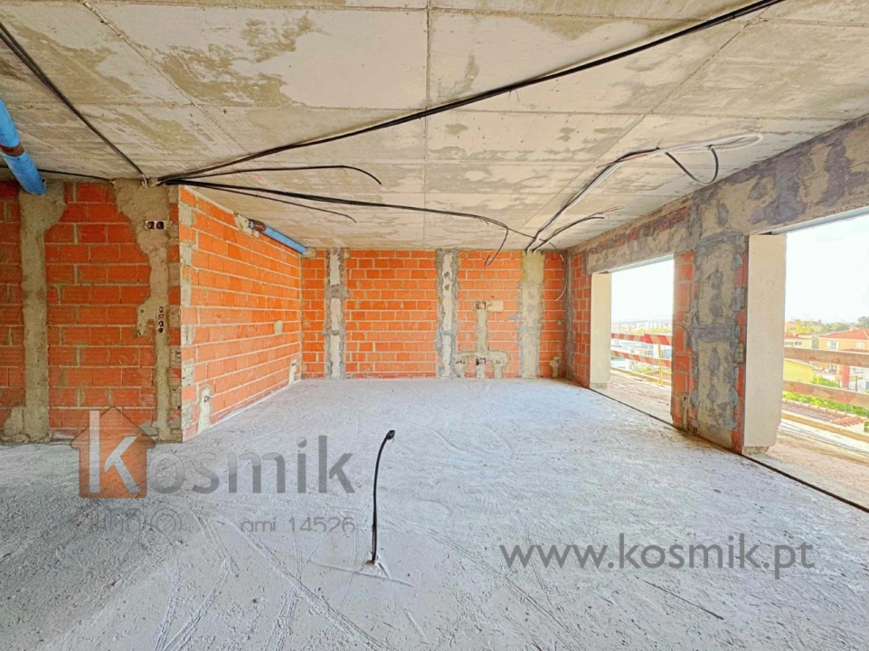 Apartamento T4 para Venda em Santo António dos Cavaleiros e Frielas Foto 5