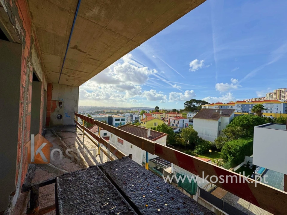 Apartamento T4 para Venda em Santo António dos Cavaleiros e Frielas Foto 7