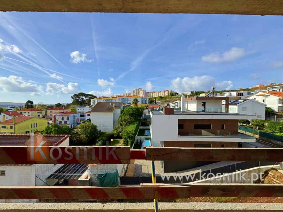 Apartamento T4 para Venda em Santo António dos Cavaleiros e Frielas Foto 27
