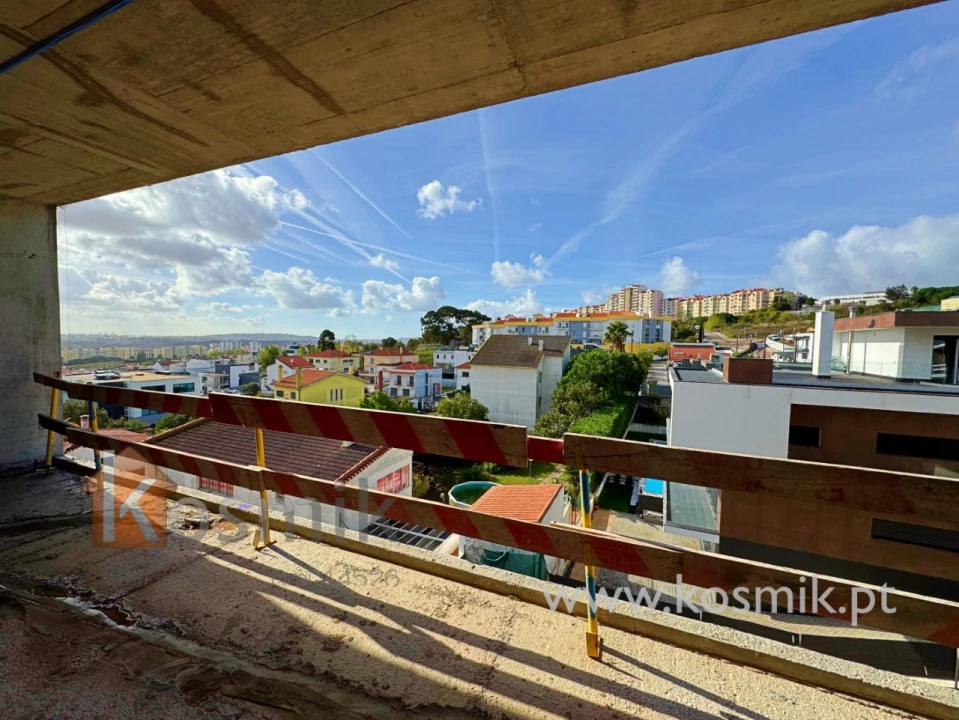 Apartamento T4 para Venda em Santo António dos Cavaleiros e Frielas Foto 26