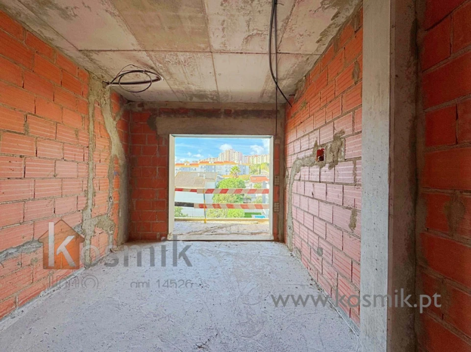 Apartamento T4 para Venda em Santo António dos Cavaleiros e Frielas Foto 31