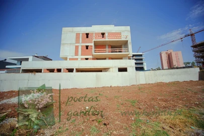Apartamento T4 para Venda em Santo António dos Cavaleiros e Frielas