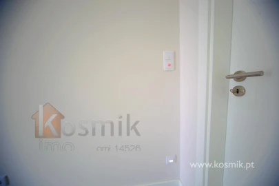 Apartamento T4 para Venda em Santo António dos Cavaleiros e Frielas