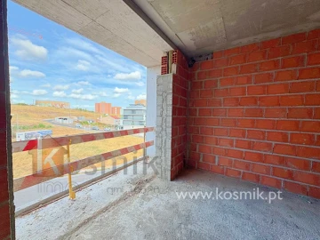 Apartamento T4 para Venda em Santo António dos Cavaleiros e Frielas