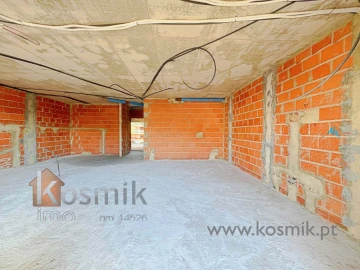 Apartamento T4 para Venda em Santo António dos Cavaleiros e Frielas