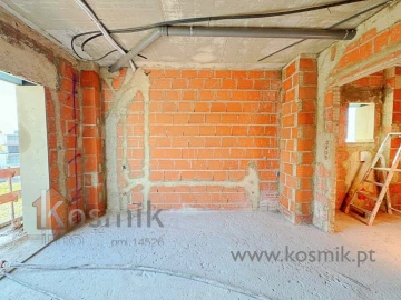 Apartamento T4 para Venda em Santo António dos Cavaleiros e Frielas