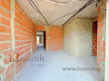Apartamento T4 para Venda em Santo António dos Cavaleiros e Frielas