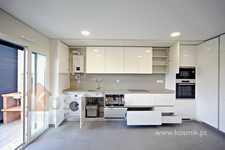 Apartamento T4 para Venda em Santo António dos Cavaleiros e Frielas Foto 10