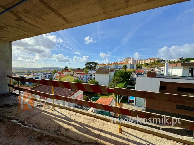 Apartamento T4 para Venda em Santo António dos Cavaleiros e Frielas Foto 26