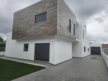 Moradia T5 para Venda em Azeitão (São Lourenço e São Simão)