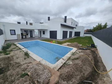 Moradia T5 para Venda em Azeitão (São Lourenço e São Simão)