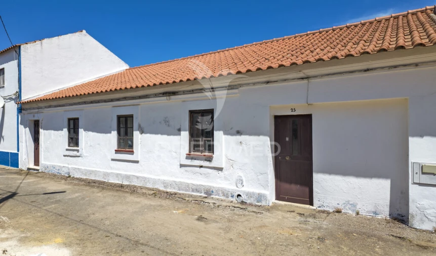 Moradia T4 para Venda em Vale de Santiago