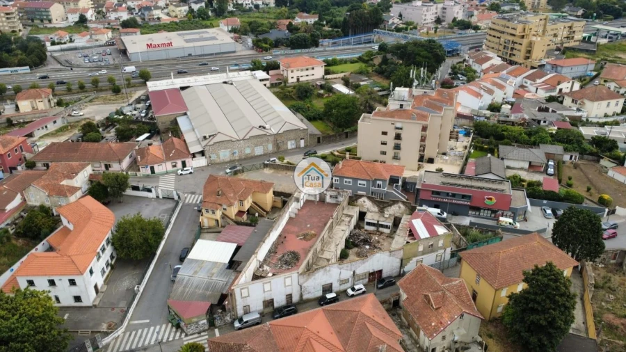 Armazém para Venda em Gulpilhares e Valadares