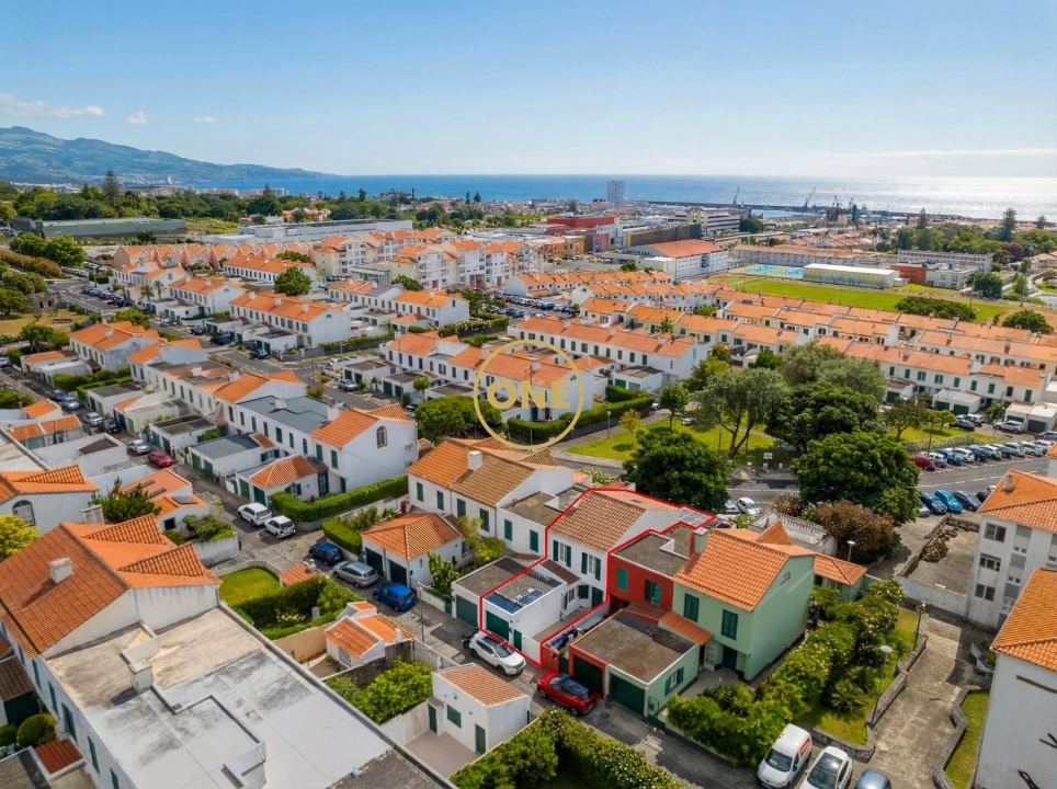 Moradia T3 para Venda em Ponta Delgada (São José) Foto 1