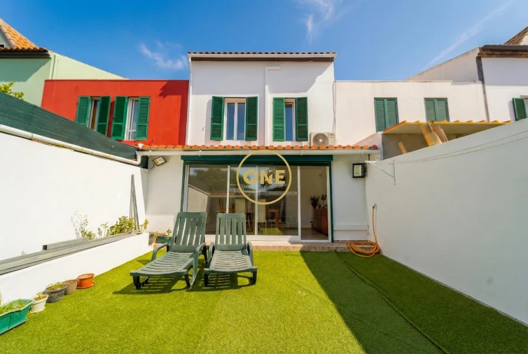 Moradia T3 para Venda em Ponta Delgada (São José) Foto 17