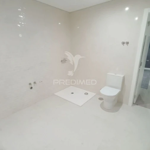 Moradia T4 para Venda em Fernao Ferro Foto 17