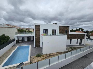 Moradia T5 para Venda em Azeitão (São Lourenço e São Simão)