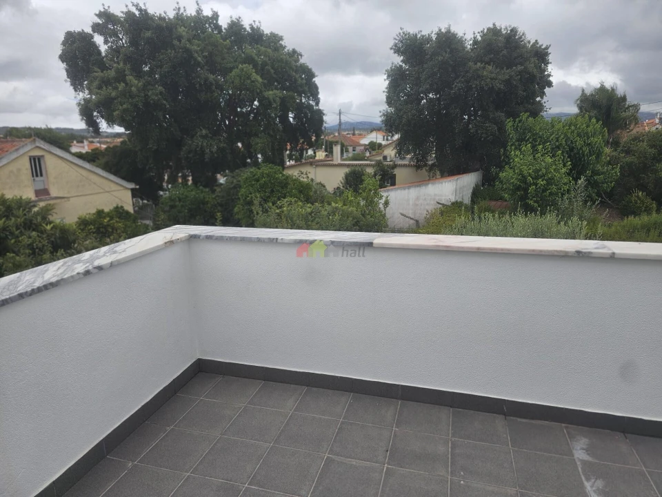 Moradia T5 para Venda em Azeitão (São Lourenço e São Simão) Foto 3