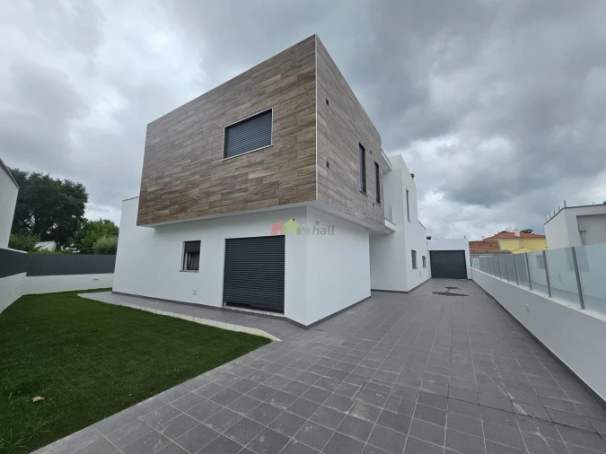 Moradia T5 para Venda em Azeitão (São Lourenço e São Simão) Foto 33