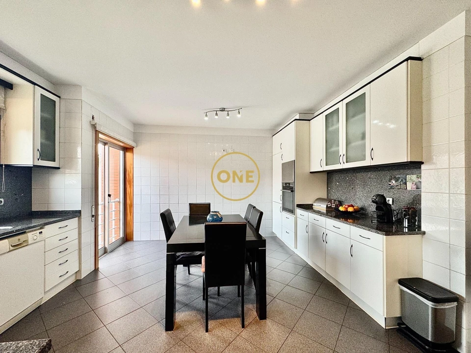 Moradia T3 para Venda em Castêlo da Maia Foto 8