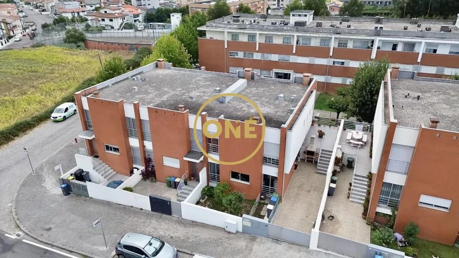 Moradia T3 para Venda em Castêlo da Maia Foto 27
