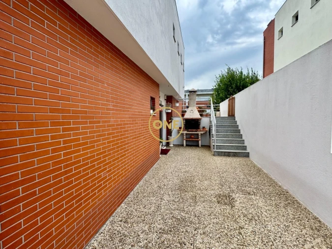 Moradia T3 para Venda em Castêlo da Maia Foto 1