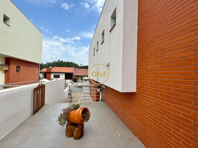 Moradia T3 para Venda em Castêlo da Maia Foto 2