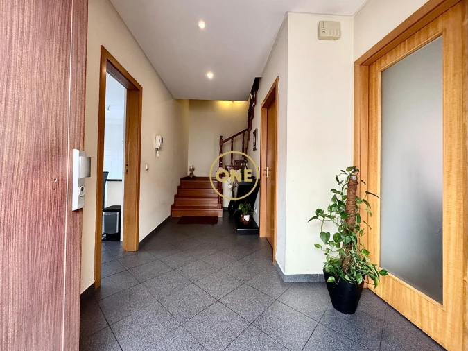 Moradia T3 para Venda em Castêlo da Maia Foto 5