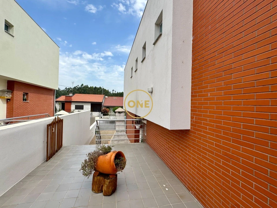 Moradia T3 para Venda em Castêlo da Maia Foto 2